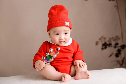 定安宝宝几个月戴银手镯好 定安宝宝几个月戴银手镯好